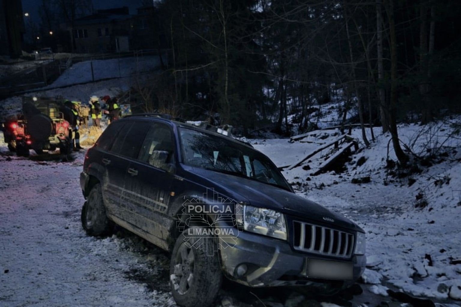 82-latek z Niedźwiedzia odnaleziony w aucie. 37-latek usłyszał zarzut