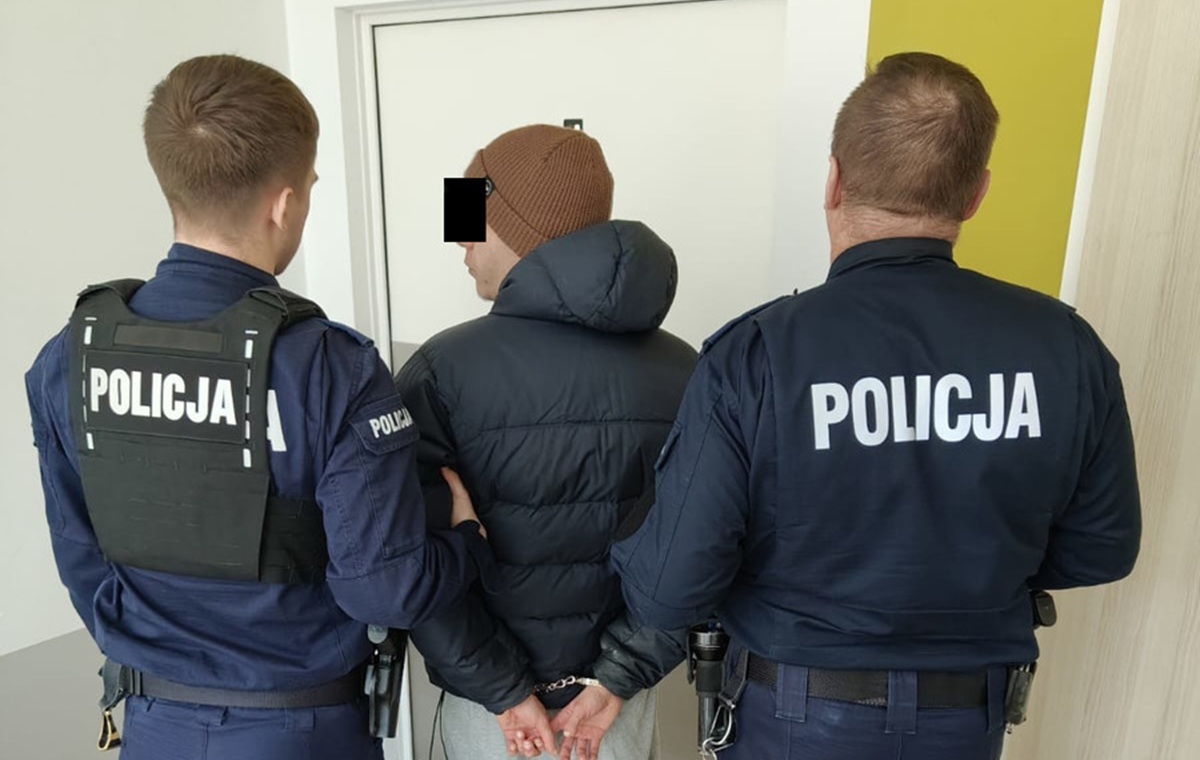 18-latka zamordowana na Bielanach. Chłopak ukrył ciało w wersalce