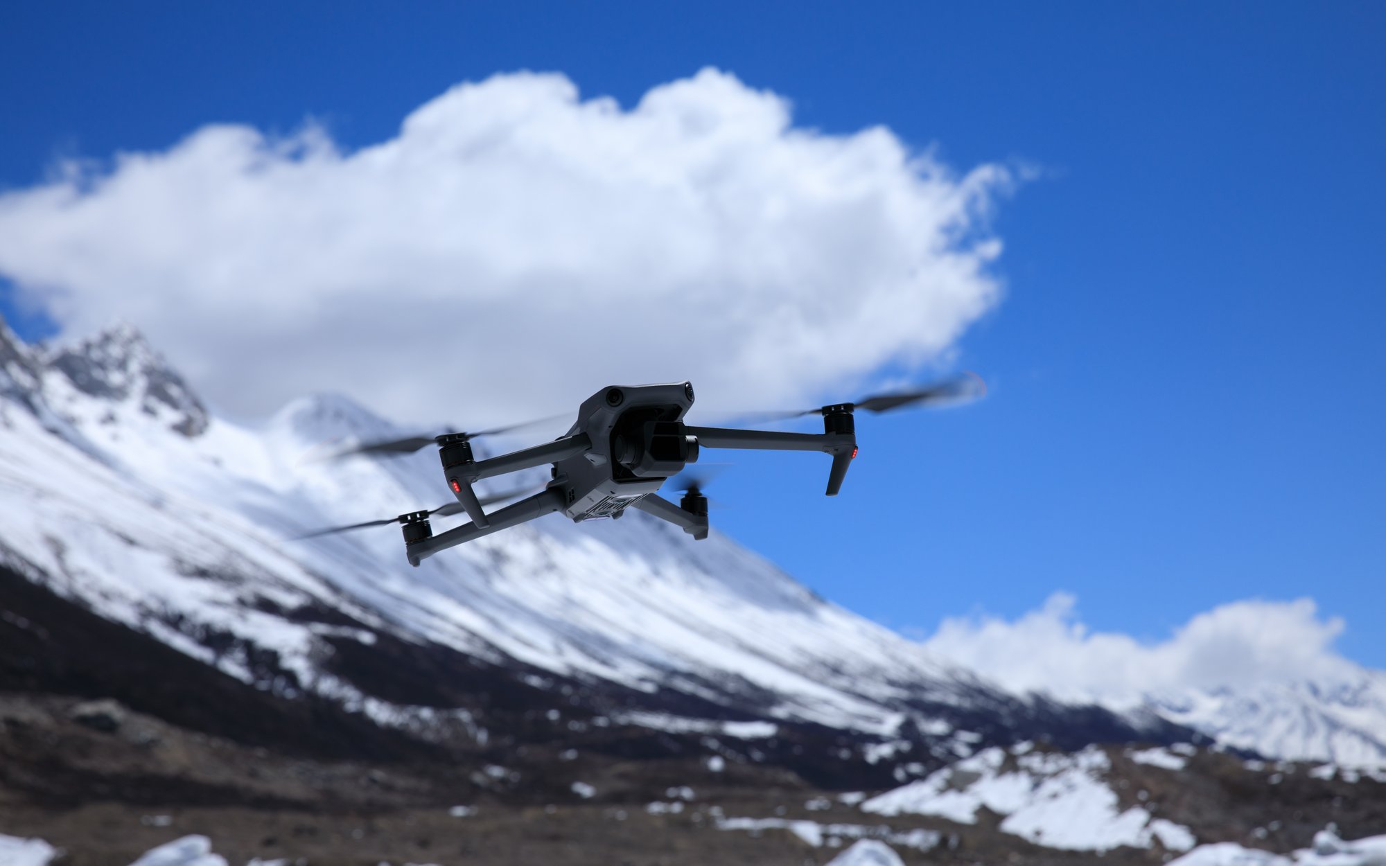 AI rozwiązała zagadkę czerwonej kropki i uratowała życie wspinacza